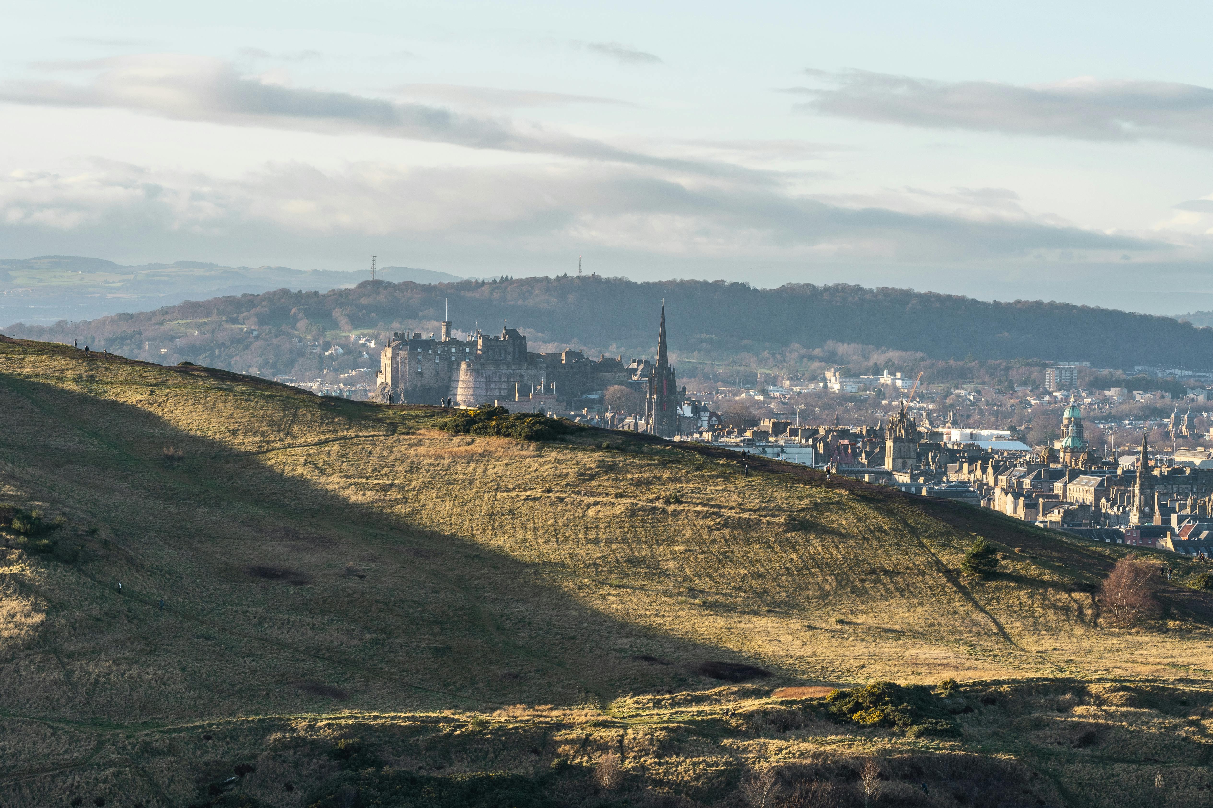 Edinburgh cityscape, historic landmarks, travel tips