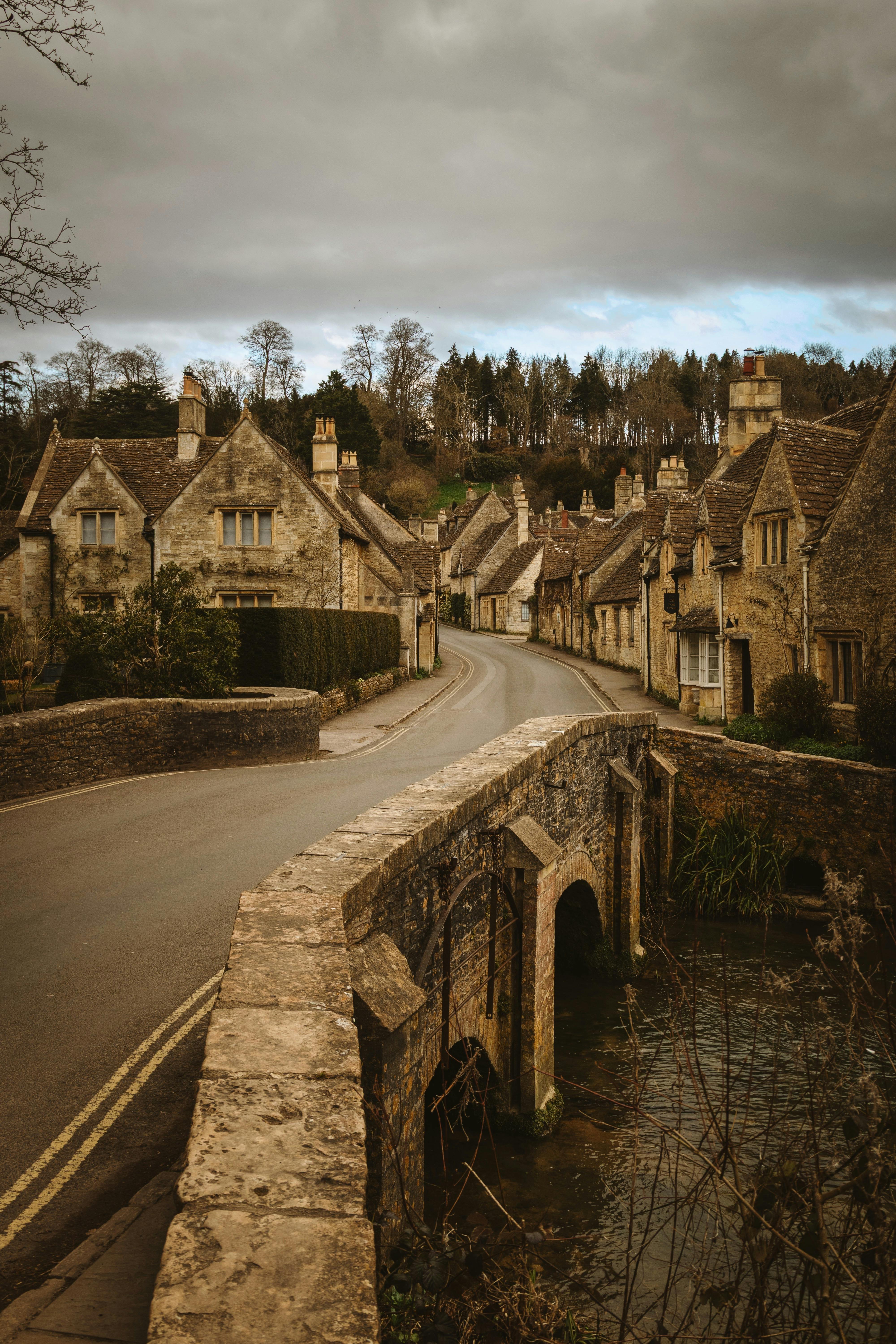 Scenic countryside and charming villages in the Cotswolds