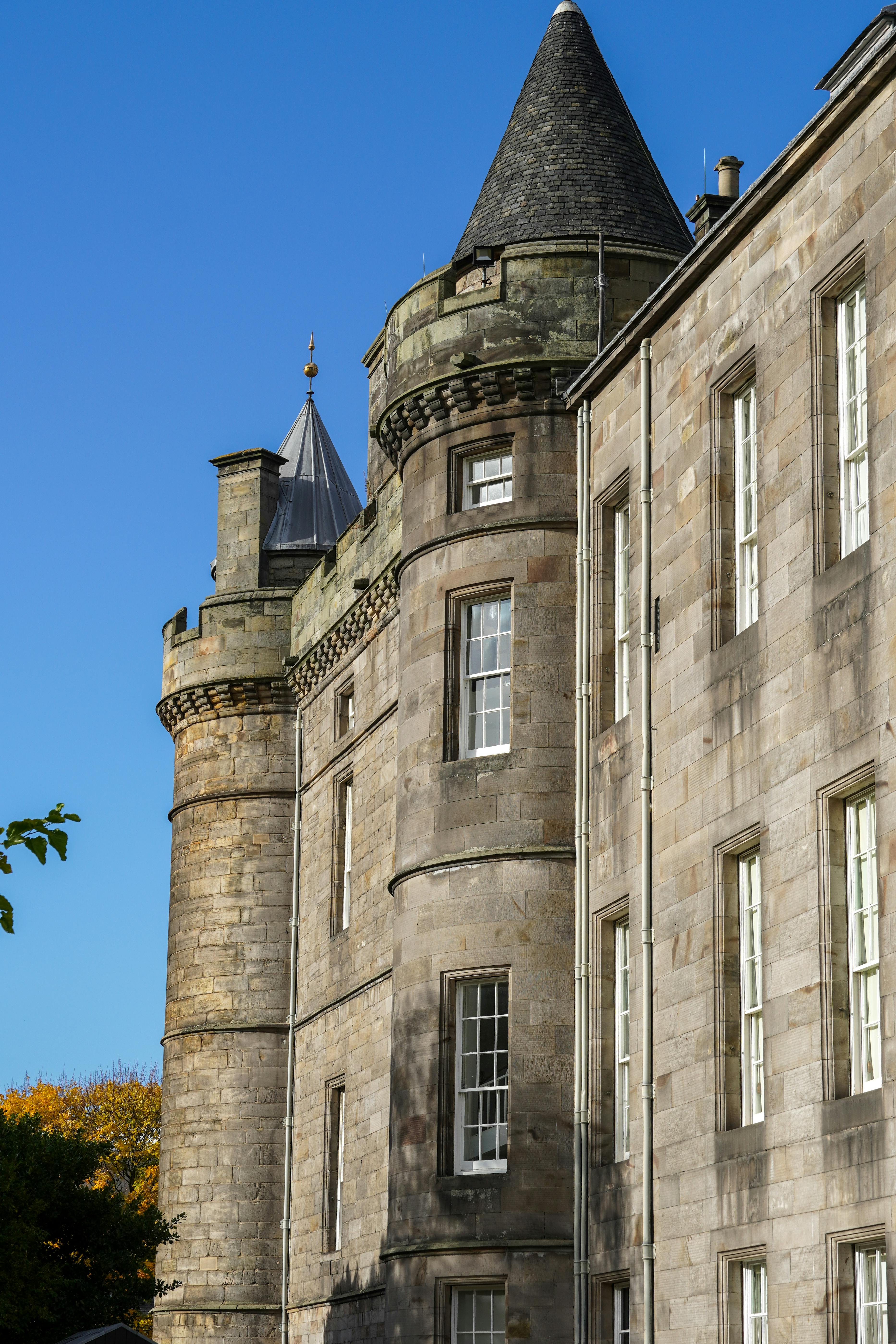 Edinburgh Budget Travel Palace of Holyroodhouse
